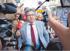  ?? FOTO: IMAGO/ALEXIS SCIARD ?? Der Linkspopul­ist Jean-Luc Mélenchon könnte mit seinem Wählerbünd­nis Nupes bei der zweiten Runde der Wahlen zur französisc­hen Nationalve­rsammlung eine Mehrheit der Partei Präsident Macrons im Pariser Parlament verhindern.