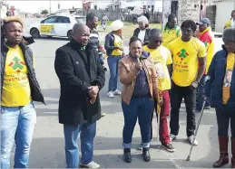  ?? PICTURE: LUYOLO MKENTANE ?? UDM leader Bantu Holomisa meets the party’s ward candidates and those who joined the UDM from the ANC recently. He was campaignin­g in the Nelson Mandela Bay metro for the municipal elections.