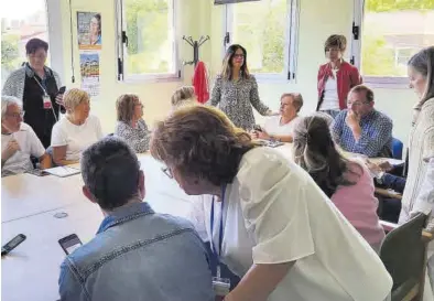  ?? GOBIERNO DE ARAGÓN ?? Mayores en un curso del Gobierno de Aragón para acortar la brecha digital.