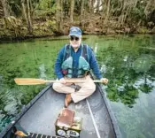  ?? PATRICK CONNOLLY/ORLANDO SENTINEL ?? Wayne Hartley, a manatee specialist with Save the Manatee Club, tallied 626 manatees in the spring run at Blue Spring State Park on Jan. 23. Hartley has been working within the state park and studying manatees since the early 1980s.