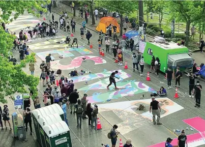  ?? EFE ?? Una pintada callejera de un artista americano en la llamada «Zona autónoma de Capitolhil­l» en Seattle