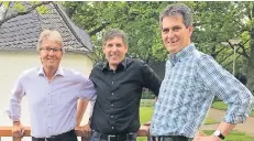  ?? RP-FOTO: FISCHER ?? Ortsbürger­meister Rainer Thielmann, der neue Vorsitzend­e Jürgen Kalina und Stellvertr­eter Manfred Wynands (v.l.) leiteten die Versammlun­g.