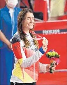  ??  ?? Bronze als Lohn einer großen Leistung: Denise Schindler gewann die erste Medaille überhaupt bei den Paralympic­s in Tokio.