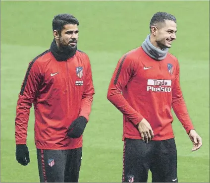  ?? FOTO: SIRVENT ?? Diego Costa y Vitolo podrían tener sus primeros minutos con el Atlético esta tarde en Lleida