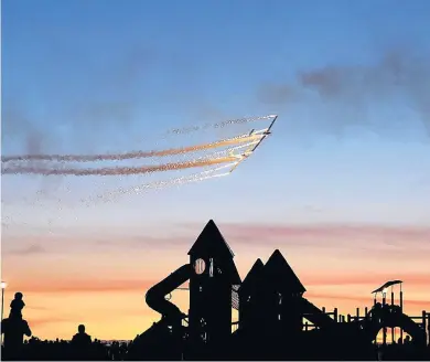  ??  ?? Sun goes down This spectacula­r shot by Matt Fraser shows the aerobatic firework show