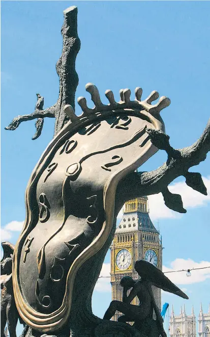  ??  ?? Was Salvador Dalí, Erschaffer der schmelzend­en Uhren, von der Sommerzeit gehalten hat? Vermutlich war sie ihm wurscht. Und beim Big Ben stellt sich die Frage, wie lange er noch in der EU ist.