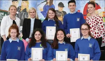  ??  ?? Outstandin­g Effort awards winners with their teachers Laura Hayes and Louise Bunworth and guest of honour Sinead Kane.