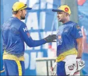  ?? VIPIN KUMAR/HT ?? Ambati Rayudu (right) during Chennai Super Kings’ practice session at the Ferozeshah Kotla on Monday.