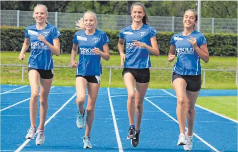  ?? FOTO: SIMON SCHNEIDER ?? Die Leichtathl­etik-Talente Anna und Larissa Schall sowie Alisha und Chiara Pawlowski (von links) wollen in der Zukunft ihren bisherigen Erfolgen weitere hinzufügen.