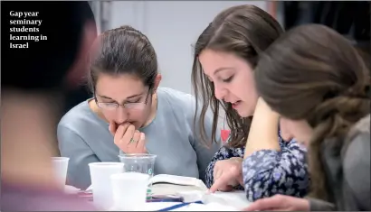  ?? PHOTO: MIZRACHI UK ?? Gap year seminary students learning in Israel