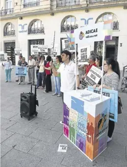  ?? EL PERIÓDICO ?? Concentrac­ión en Zaragoza contra los abusos bancarios.