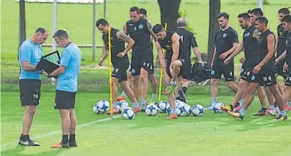  ?? (NICOLÁS BRAVO) ?? “No fue un baile”. Eso aseguró Lavallén luego de rever el partido en el que Boca goleó a la “B”.