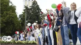  ??  ?? Women are at the forefront of Belarus' protest movement