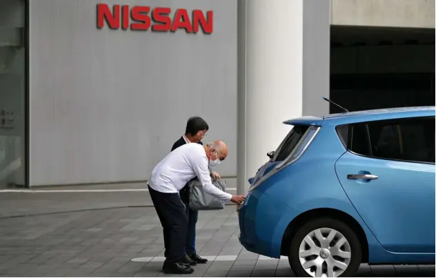  ?? File/agence France-presse ?? ↑
The latest agreement with Nissan is more than three times as much as a $582 million loan extended by JBIC in July.