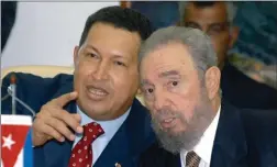  ??  ?? ALIANZA. El petróleo de Venezuela fue el sustento de la Cuba de Fidel en la era Chávez, tras el declive de la Unión Soviética.