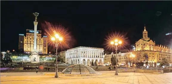  ?? VALENTYN OGIRENKO / REUTERS ?? Plaza de la Independen­cia de Kíev, conocida como Maidán