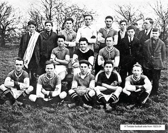 ?? ?? A Tividale football side from 1923-24