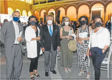  ??  ?? ● Carlos Ortiz, Macarena Gutiérrez, Javier Targhetta, Patricia Cuevas, Inmaculada Rodríguez e Irene Ruiz