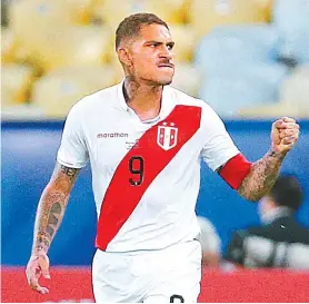  ??  ?? Guerrero marcou o primeiro gol do Peru, o 12º dele em edições do torneio