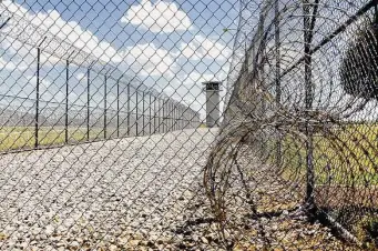  ?? Staff file photo ?? At least 72 prisoners across the state, including at the Allred Unit in Iowa Park, are still starving themselves to protest indefinite solitary confinemen­t.