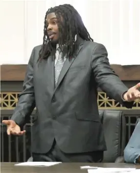  ?? JOSE M. OSORIO/CHICAGO TRIBUNE/POOL/AP ?? ABOVE: Mickieal Ward speaks Monday during his sentencing hearing at the Leighton Criminal Court Building.