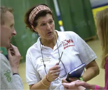  ??  ?? Corrie Ui Dhalaigh Louth Team Manager chatting to Mary Harkin from Age & Opportunit­y