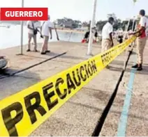  ?? MARTÍN GÓMEZ /EL SOL DE ACAPULCO ?? Protección Civil de Acapulco cerró un área del malecón afectado por el sismo del 7 de septiembre
GUERRERO