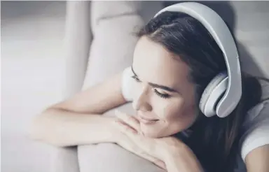  ??  ?? BELOW: Music helped Kate Jewel heal from a brain injury