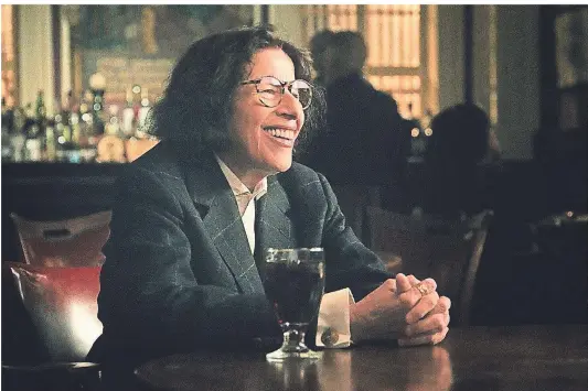  ?? FOTO: NETFLIX/ COURTESY EVERETT COLLECTION ?? Fran Lebowitz schrieb für „Vanity Fair“und Andy Warhols Magazin „Interview“. Die siebenteil­ige Serie zeigt die Autorin mit all ihrem ruppigen Charme.