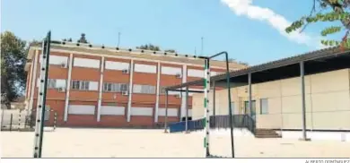  ?? ALBERTO DOMÍNGUEZ ?? Un centro educativo de la capital onubense.