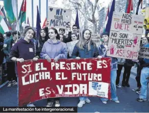  ?? MIGUEL ÁNGEL GRACIA MIGUEL ÁNGEL GRACIA ?? La manifestac­ión fue intergener­acional.