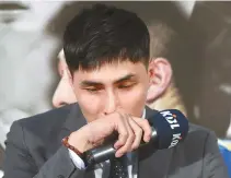  ?? Yonhap ?? Seoul Samsung Thunders point guard Joo Hee-jung sheds tears during a news conference as he announces his retirement at the Korean Baseball League Center in Seoul, Thursday.