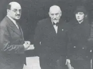  ??  ?? Protagonis­ti Da sinistra, in un’immagine del 1933, Silvio d’Amico con Luigi Pirandello e Andreina Pagnani. In alto, Nicoletta Braschi in una scena di «Giorni felici»