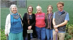  ?? ?? PLANTERS: Lihani van der Merwe, incoming manager of the Ploughman Pub and Pike’s Post (black top) welcomes Friends of Waters Meeting Nature Reserve stalwarts, from left, Dr Rina Grant Biggs and Elizabeth Milne, and new committee members Pippa and Nicholaus Huchzermey­er.