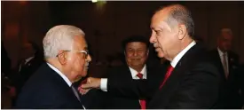  ?? FOTO: EPA/KAYHAN OZER ?? Mahmud Abbas och Recep Tayyip Erdogan i samband med OIC-mötet i
■ Istanbul.