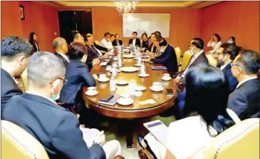  ?? ROYAL CAMBODIAN EMBASSY ?? Cambodian and Thai officials discuss border reopening at a meeting in Bangkok.