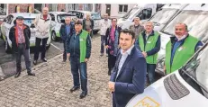  ?? FOTO: NORBERT PRÜMEN ?? Stadtwerke-Geschäftsf­ührer Tafil Pufja sicherte den Vertretern der Willicher Bürgerbusv­ereine Unterstütz­ung zu.