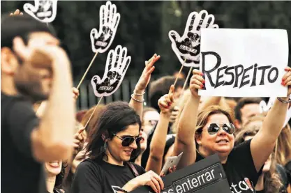  ??  ?? Sindicato dos Enfermeiro­s marcou concentraç­ão para hoje em frente à Assembleia da República