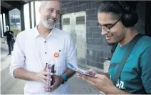  ?? OBENDRAUF PIERRE ?? Québec solidaire candidate Vincent Marissal, left, won his bid over Parti Québécois Leader Jean-François Lisée in the Rosemont riding.