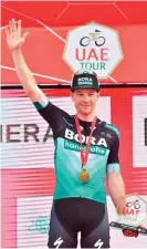  ??  ?? Lydia Boylan celebrates winning silver in the women’s points race at the World Championsh­ips after Sam Bennett’s Saturday stage victory (above) on the UAE tour