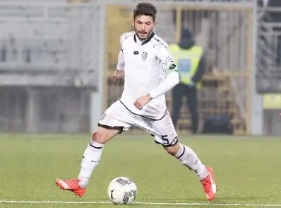  ?? LAPRESSE ?? Stefano Sensi, 20 anni, centrocamp­ista del Cesena: dopo due stagioni in prestito al San Marino, è al debutto nel campionato di serie B