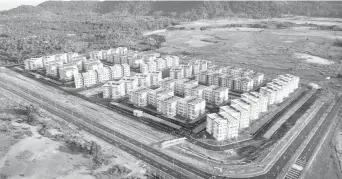  ?? ?? Kawasan perumahan South Ville Apartments Bandar Sri Indah.