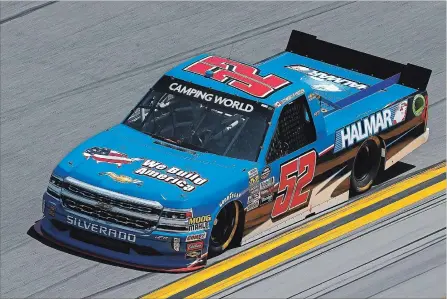  ?? SARAH CRABILL NASCAR PHOTOS ?? Stewart Friesen (52) practicing in his Chevrolet pickup at Daytona Internatio­nal Speedway in this February 2018 file photo.