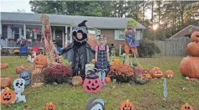  ?? COURTESY OF TONYA RIVERS ?? Tonya Rivers of Virginia Beach, Va., goes all out when it comes to Halloween decor.