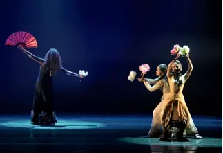 ??  ?? 4 de diciembre de 2017. Creación conjunta chino-india de un drama danzario en Fuzhou.
