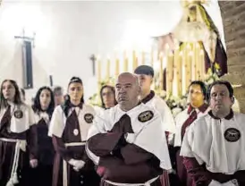  ?? ?? El Humillader­o toma la decisión de no abandonar el templo.