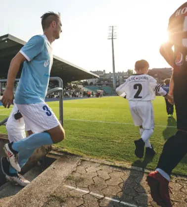  ??  ?? out...racing (in sky blue) lost to romania’s viitorul constanta in the europa league