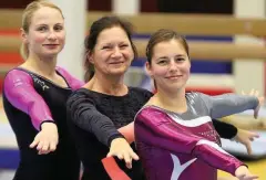  ?? Foto: Jens Lohse ?? turnen. die tsv-turnerinne­n anja Rost, Karin brehme und andrea hoffmeier (v.r.) überzeugen beim deutschlan­d-pokal in heidelberg.