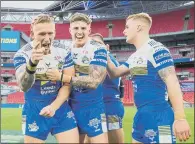  ?? PICTURE: ALLAN MCKENZIE/ SWPIX. COM ?? FEARLESS: Alex Sutcliffe, right, played a key role in Leeds Rhinos’ Challenge Cup Final triumph at Wembley.