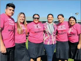  ??  ?? Brooklyn Murray, Aaria Murray, Atareta Mohi, Robyn Williams, Reretima Teio and Pare Tarei at Maketu¯ 's community pink shirt day.